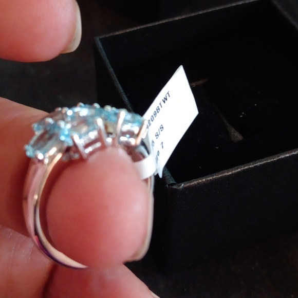 Ring - Picture 3 of 3